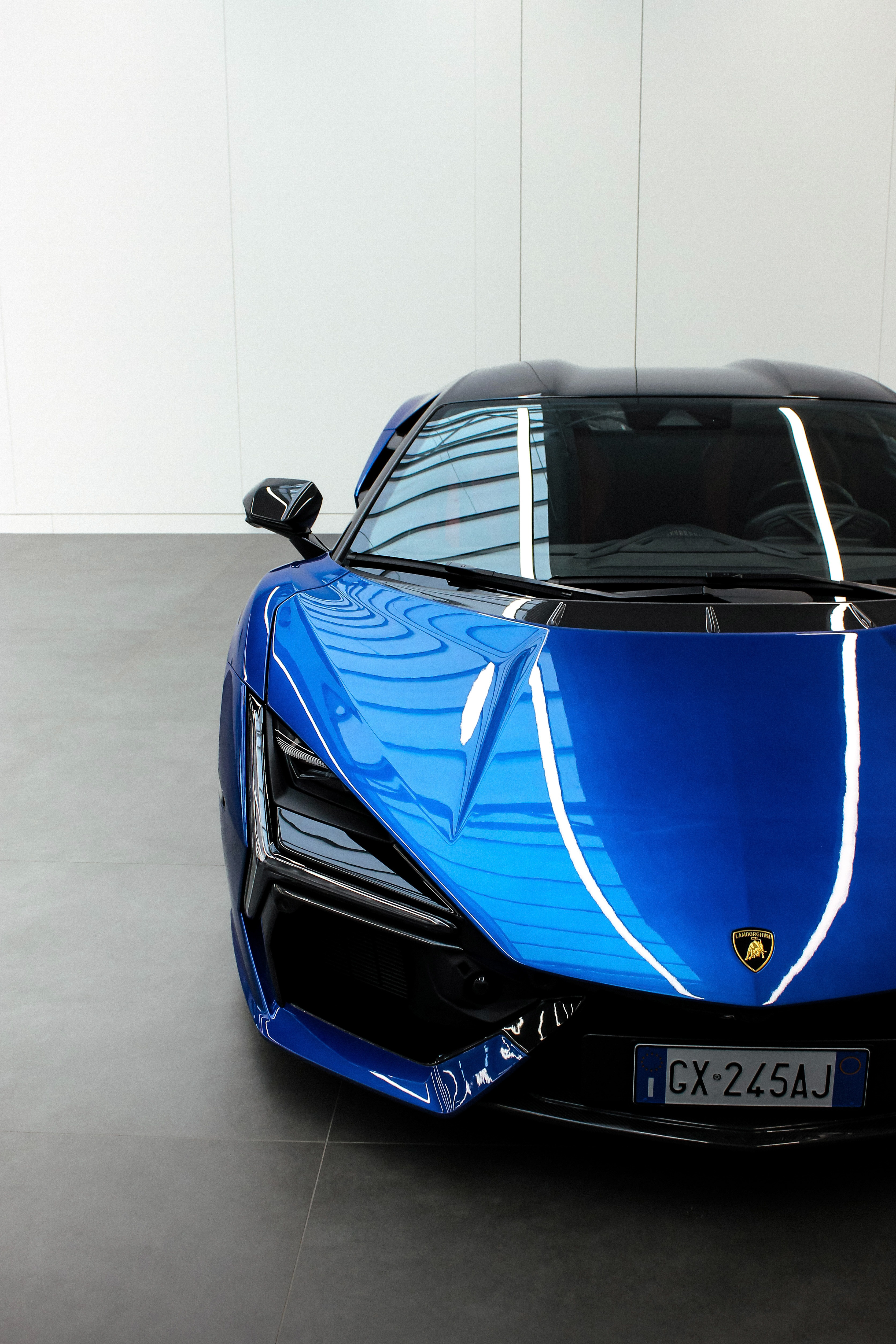 Lamborghini Revuelto